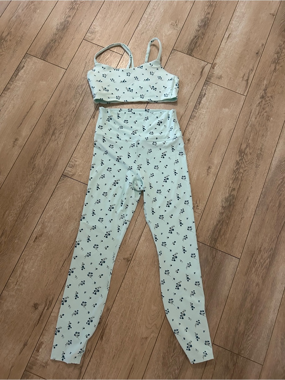 SET: all in motion Mint Floral Leggings and Sports Bra Set